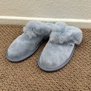 Koolaburra Slippers Size 7 Baby Blue